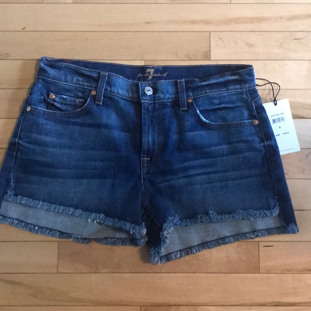 NWT sz 30 7 for all Mankind shorts